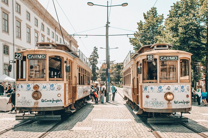 Porto Scavenger Hunt and Sights Self-Guided Tour - Stop 3: São Bento Station and the photo-challenge payoff