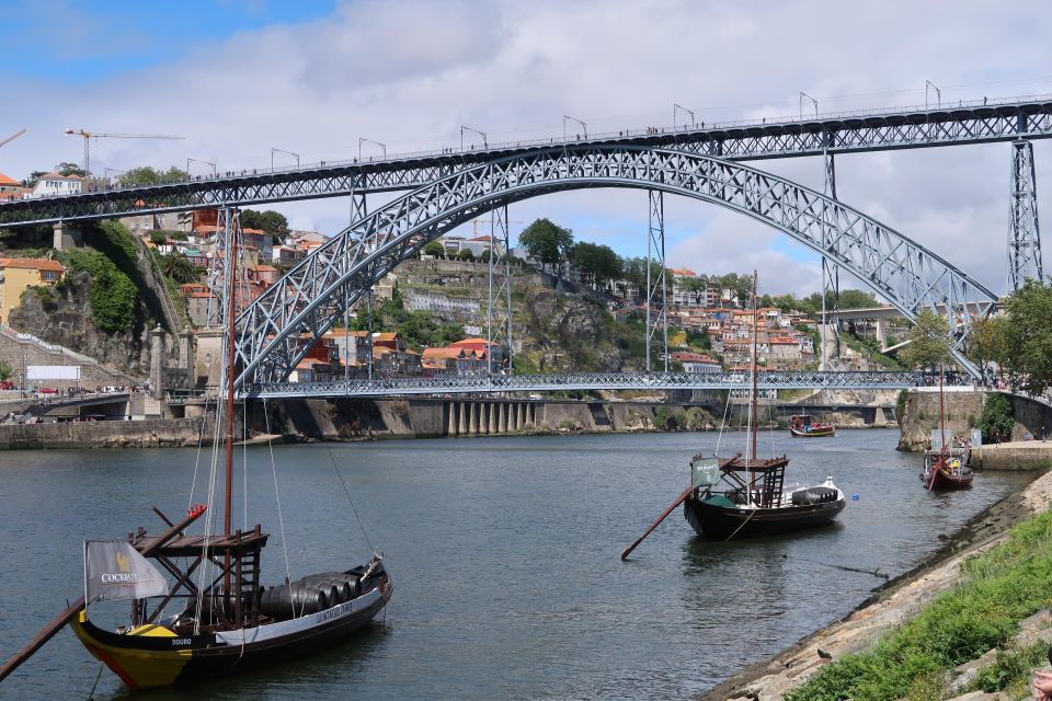 Porto: Self-Guided Bike and Boat Tour with Port Wine Tasting - Douro Estuary nature: bike paths, quiet beaches, and room to wander