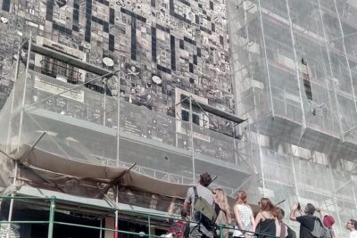 Porto Street Art Tour - Stop 1: Praca de Carlos Alberto—Your Street-Art Starting Line