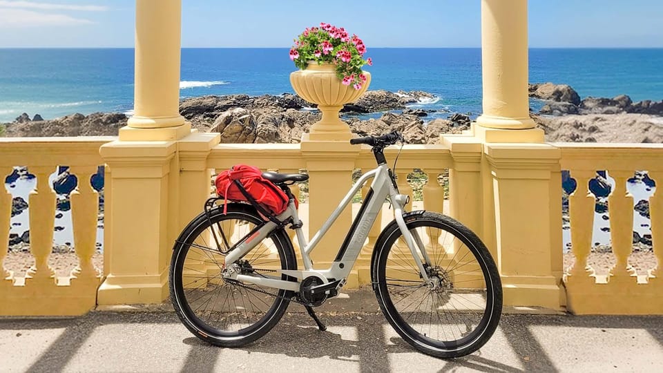 Porto Sunset Bike Tour - From Miragaia to the bridge zone: street art and river-city icons