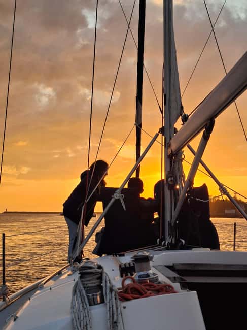 Porto: Sunset Sailboat Tour with Welcome Drink - The route: Porto views that come in waves (Arrábida to Gaia)