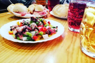 Porto Tapas and Vinho Verde Tour - Where to meet: 11:30 near Clerigos tower, then you walk your way through Porto
