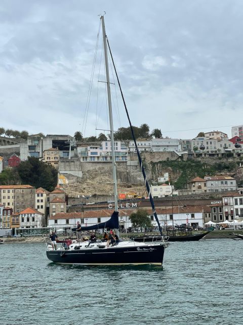 Porto: The Best Douro Boat Tour - Porto Cathedral and the transition into Gaia territory