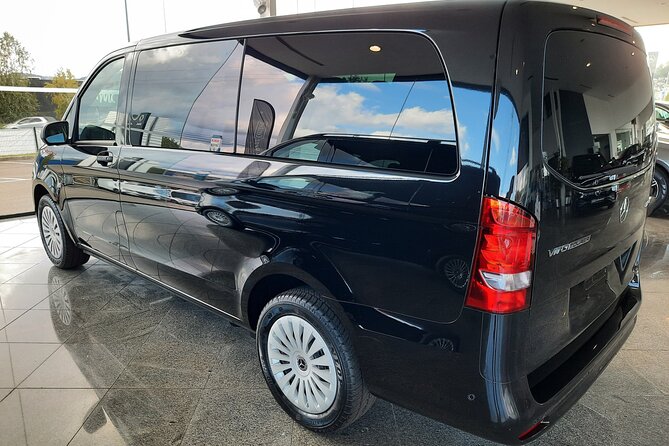 Porto to/from Douro Valley (1-8 pax) Private Transfer in Mercedes - Porto Airport or Porto City: Where Pickup Actually Happens