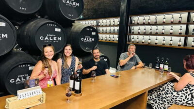 Porto to Gaia Experience: City Walk and Wine Cellars - Getting Your Bearings: Igreja da Santíssima Trindade to Porto City Hall