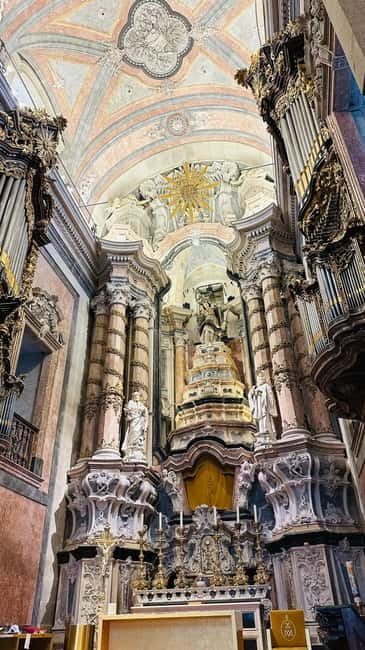 Porto to Gaia Experience: City Walk and Wine Cellars - Batalha Square, Sé, and the Dom Luís I Bridge Viewpoints