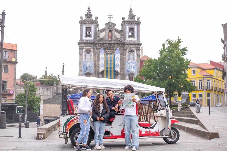 Porto Tour: A tour, a thousand stories in Tuk Tuk - 3h - Lesser-touristy corners and landmarks without the usual crowd pressure