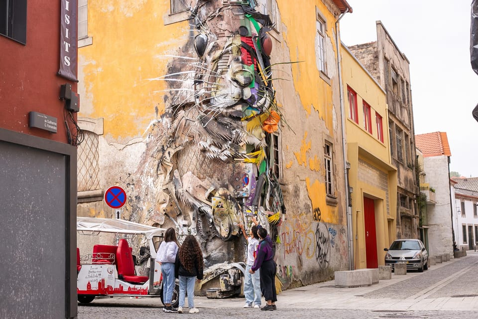 Porto Tour: A tour, a thousand stories in Tuk Tuk - 3h - Price and value: $205 per group up to 3