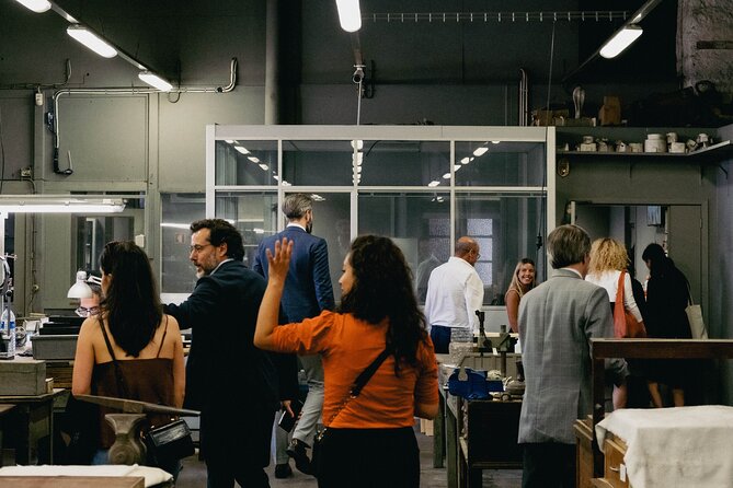 Porto: Tour to the world of silver in a century-old workshop - The 1-hour route: history first, then casting and chiseling