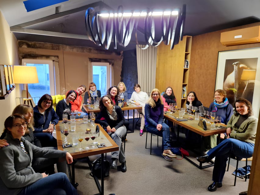 Porto tour with Port Wine tasting in a hidden wine cellar! - Trindade meetup to Porto legs: what the walking really feels like