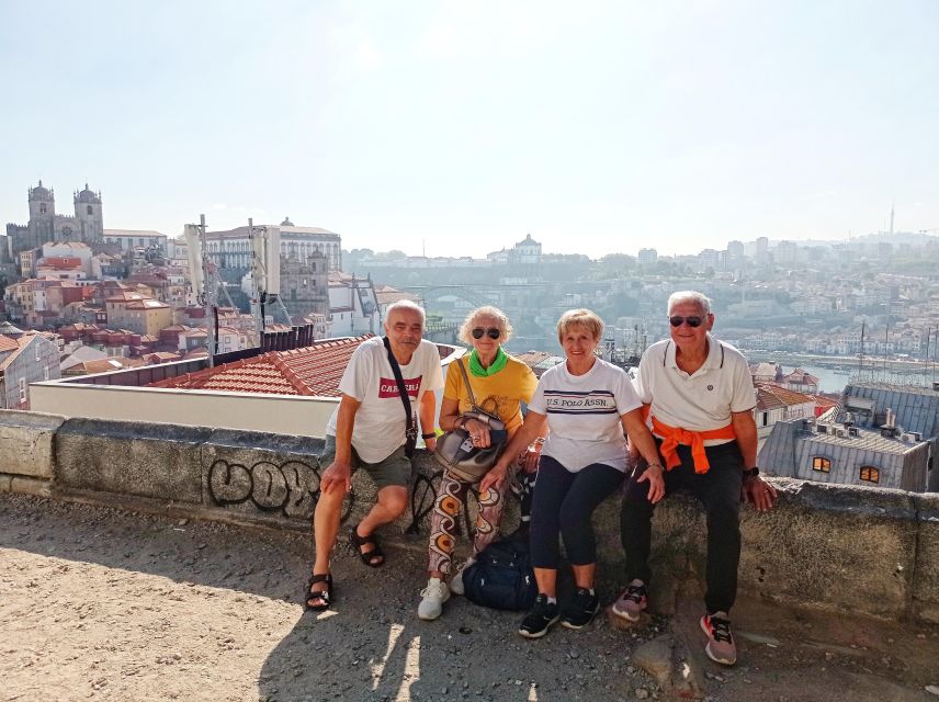 Porto tour with Port Wine tasting in a hidden wine cellar! - Sé do Porto and the cathedral area: ending the city walk with a sense of scale