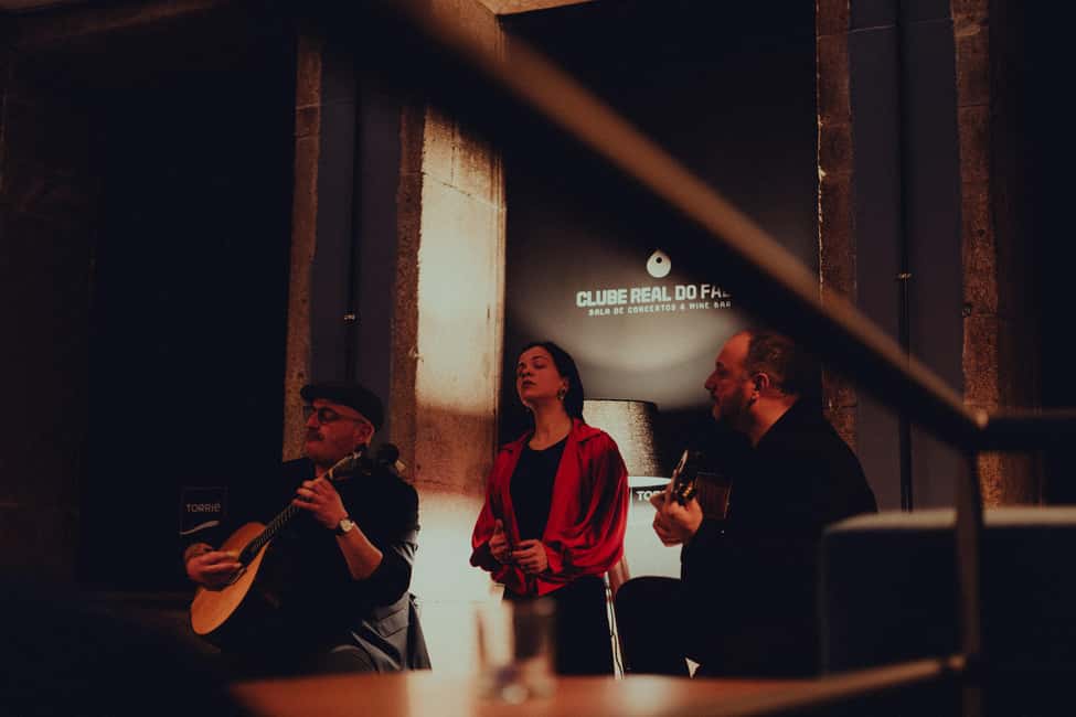 Porto: Traditional Fado Show with Welcome Drink - Before the music: welcome drink and a quick Fado history briefing