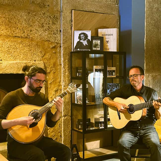 Porto: Traditional Fado Show with Welcome Drink - Meeting by Cordoaria Garden and Clérigos Tower: start your evening with an easy landmark