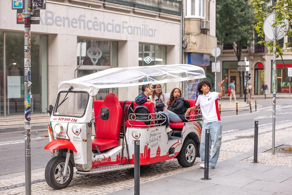 Porto: Tuk tuk Tours with Port Wine Tasting - Serra do Pilar: the big panoramic moment