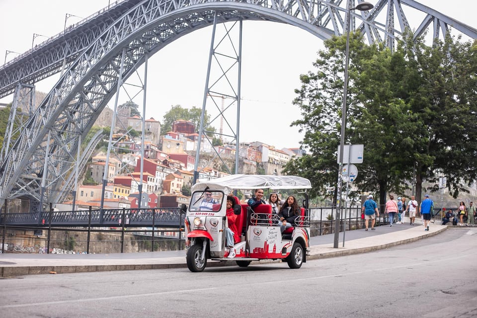 Porto: Tuk tuk Tours with Port Wine Tasting - Port wine tasting: a practical stop that fits the route