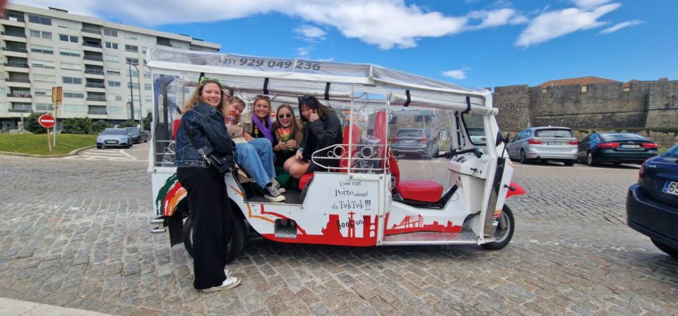 Porto: Tuk tuk Tours with Port Wine Tasting - Foz or Matosinhos beach time, with seafood on your terms