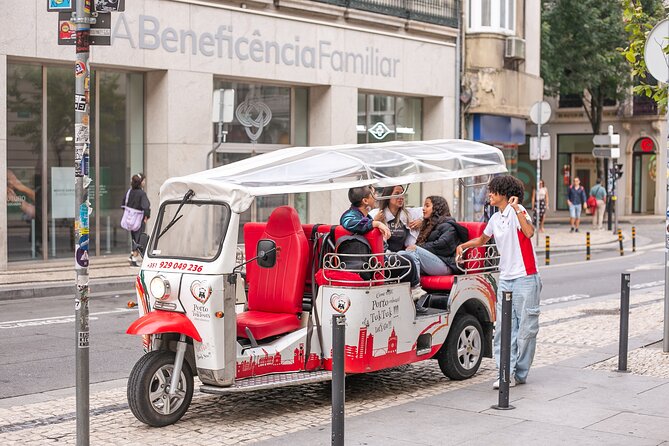 Porto: Tuk tuk vip guided tour - 1.30h - Starting at the Statue of Vímara Peres: What to Expect Before You Roll