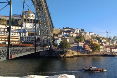 Porto, unveiling the city | walking tour | city gems - Catedral do Porto and São Bento: from stone age layers to blue tiles