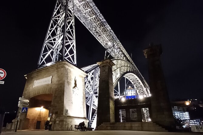 Porto, unveiling the city | walking tour | city gems - Livraria Lello, art streets, and the Miguel Bombarda angle