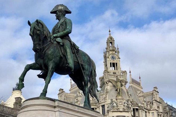 Porto Walking Tour - Clérigos Tower and the Ex-libris vibe: a landmark with a story