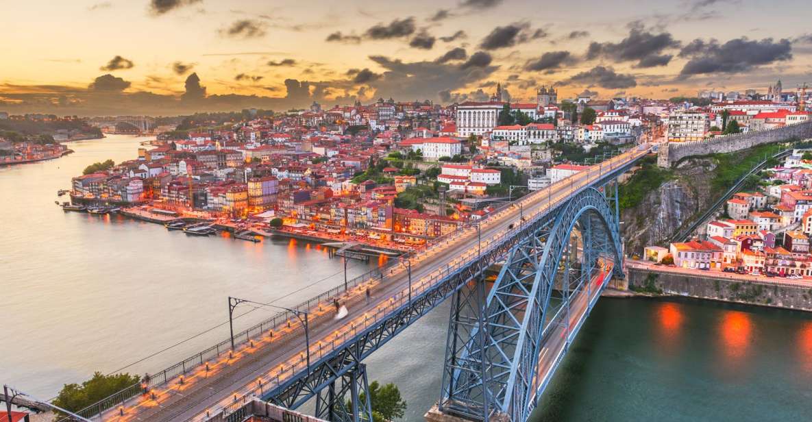 Porto Walking Tour of the city centre in small-groups - A small-group Porto walk that turns landmarks into a story