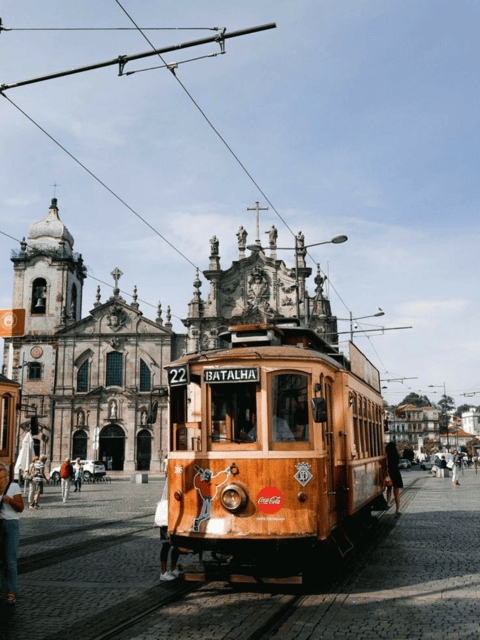 Porto: Wine Tasting With Snack Walking Tour - Meeting at São Bento: your easiest anchor point
