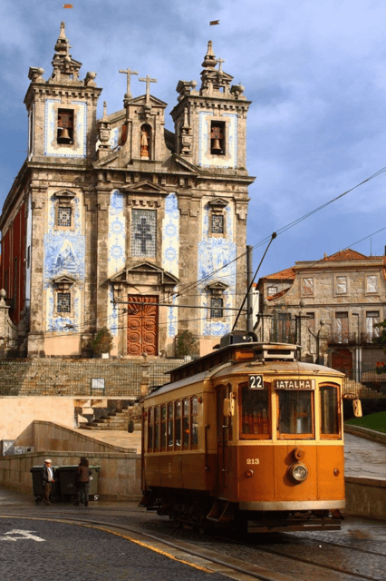 Porto: Wine Tasting With Snack Walking Tour - Porto orientation moments: short walks with purpose