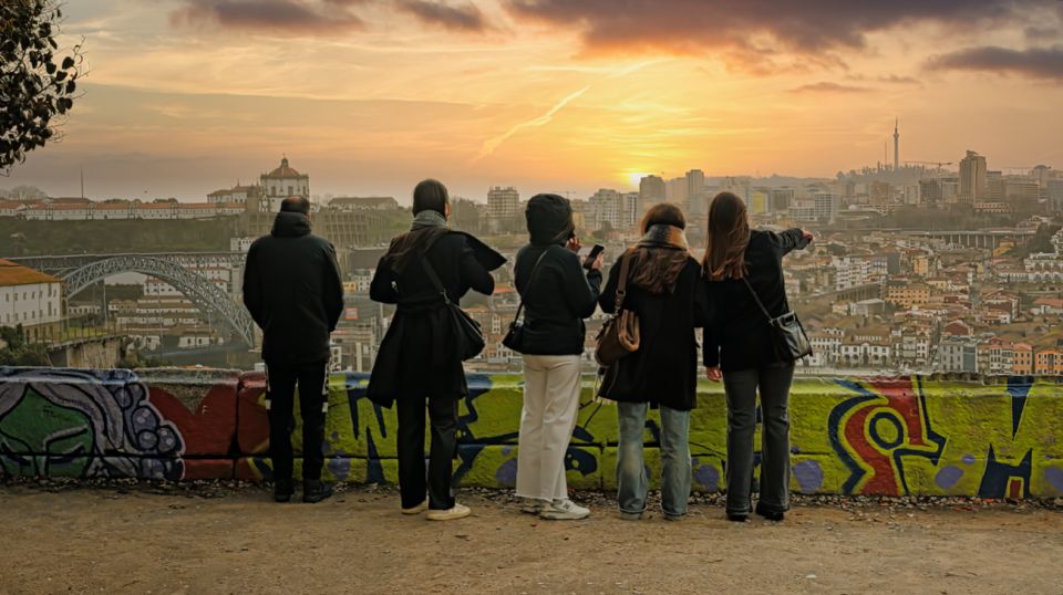 Porto: Wine Tour & One Hour Fado Show | All Included - Starting at Fonte dos Leões: your easy Porto anchor
