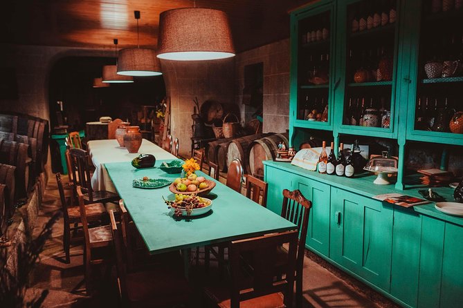 Premium Private Vinho Verde Tour:3 Wineries with Tastings & Lunch - Porto pickup and the Minho route: setting up the wine story
