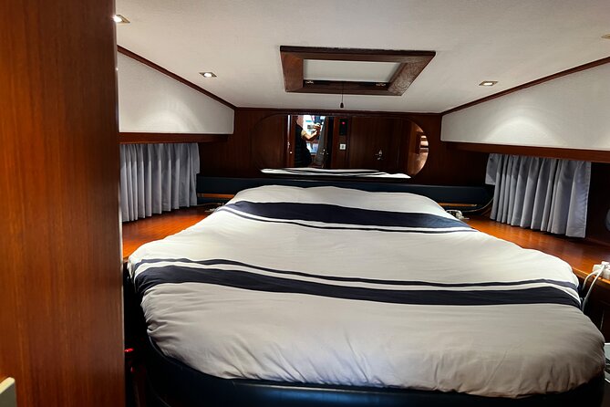 Premium Yacht Tour on the Douro - Optional paddleboard, restaurants, and overnight requests