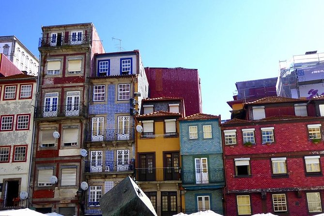Private 4 hours tour of the "Main Monuments" in Oporto w/ pick up - Getting Oriented Fast: Praça da Batalha as Your Starting Point