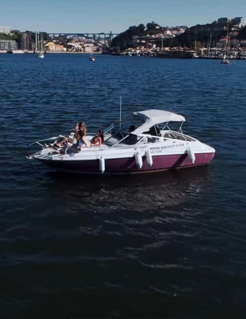 Private Boat Tour 6 Bridges 1h30, group price up to 6px - Price and Value: $178 for Up to 6 People