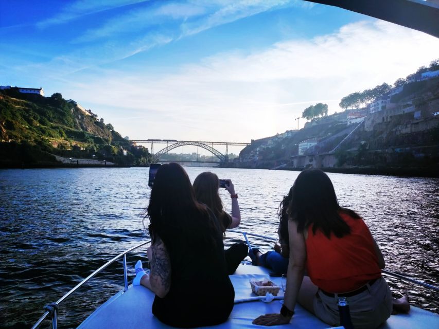 Private boat tour: 6 Bridges, Gondomar,Douro with Sunset Opt - Gaia, Gondomar, and the moment the river looks wilder