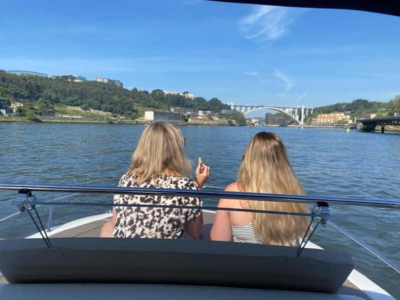Private Boat Tour in Porto with Portuguese Tapas Option - The human touch: skippers and the guide vibe