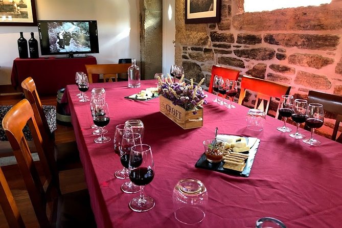 Private Douro Valley Tour from Porto - Lunch in the Douro: included, structured, and filling