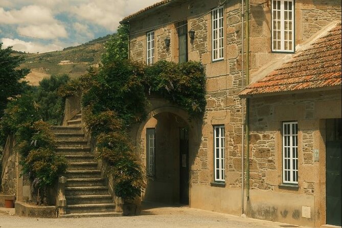 Private Douro Valley Tour with Lunch & Wines - Lunch in a typical restaurant: where the day earns its keep