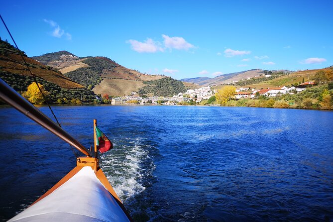 Private Douro Valley Wine Tour + Lunch and Boat Cruise - Miradouro Torguiano: a quick viewpoint with big payoff