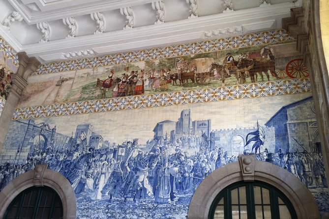 Private off the beaten Walking Tour Porto with a local expert - Praça da Liberdade and Av. Aliados: architecture you can read with a guide