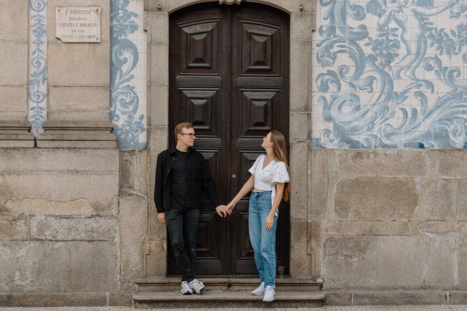 Private Photography Session for Couples in Charming Porto City - Where You Start: Praça de Gomes Teixeira and a Smooth Kickoff
