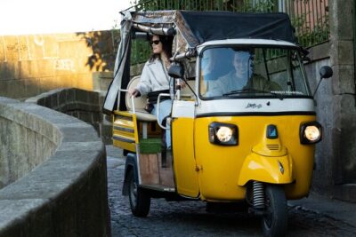 Private Port: Tuk Tuk and boat with local guides - Getting started at Praça da Batalha, then aiming for the best viewpoints