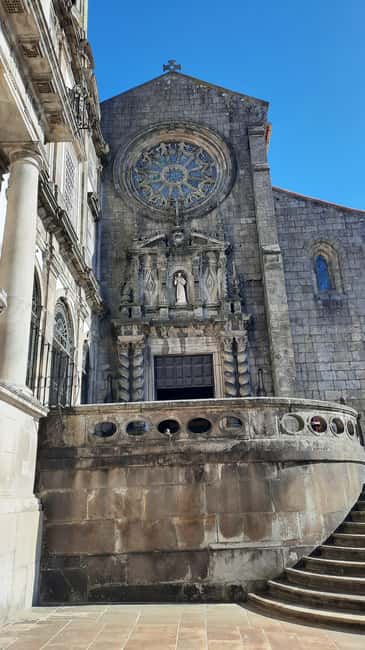 Private Porto City Walking Tour - Vitória and the early walk: setting the mood for Porto