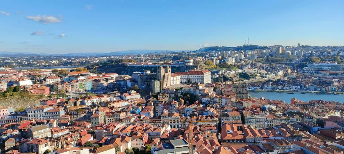 Private Porto City Walking Tour - Sé (Porto Cathedral): religious tradition in the middle of the city