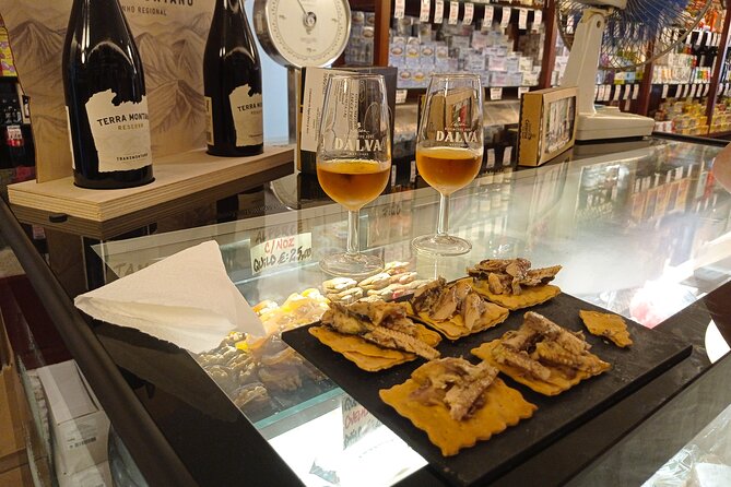 PRIVATE Porto food & wine tour - Mercado do Bolhão and Classic Pairings: Cheese, Charcuterie, and Wine by the Walk