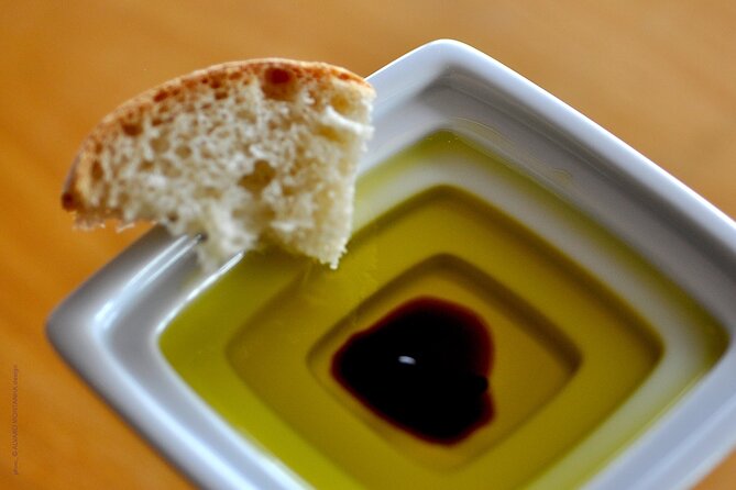 Private Tour from Porto : Douro Valley and Green Wines - Lunch in the Douro: Choosing Your Three-Dish Plate