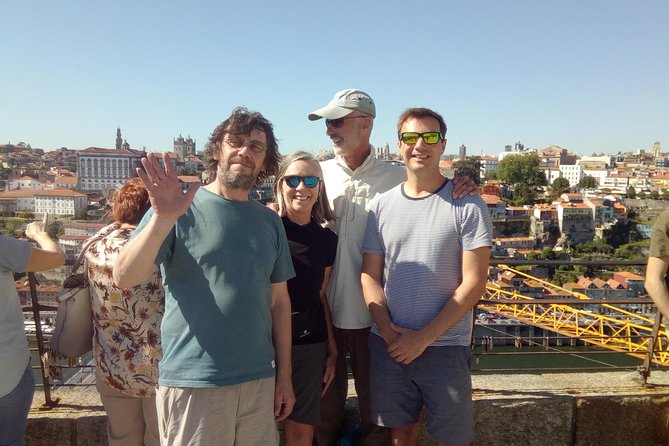 Private Tour in Porto Main Highlights with Traditional Lunch - Fonte dos Leões and the Harry Potter corner