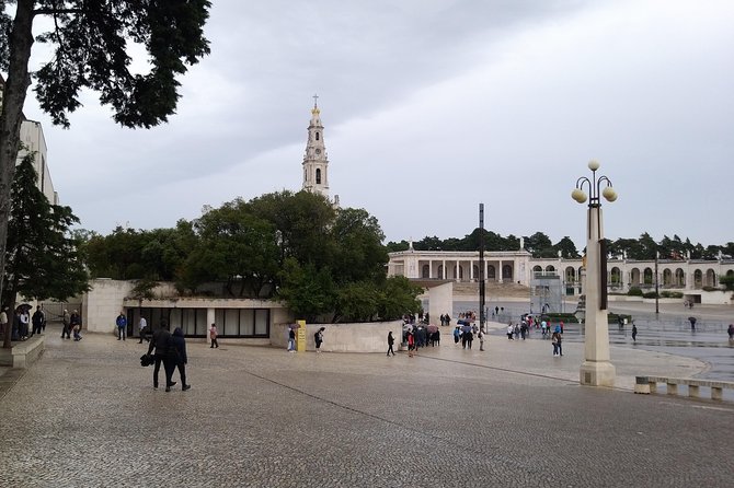 Private Tour to Fátima Sanctuary and the Little Shepherds Houses - Capela das Aparicoes: the “heart” stop that changes the mood