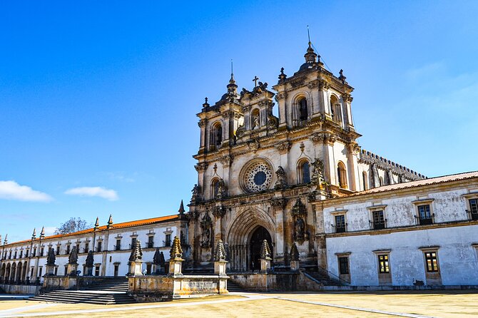 Private Tour to Nazaré and Alcobaça, giant waves and a monastery - Alcobaça Monastery: the Pedro and Inês payoff (optional, but worth pricing in)