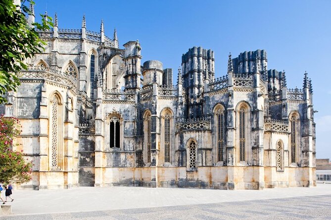 Private transfer from Porto to Lisbon with two Sightseeing stops - Key highlights you’ll feel right away