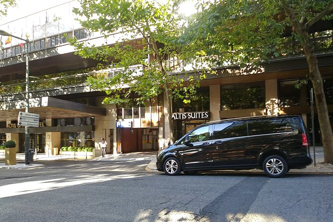 Private Transport between the city of Porto and AHD Airport - Drivers who do more than drive