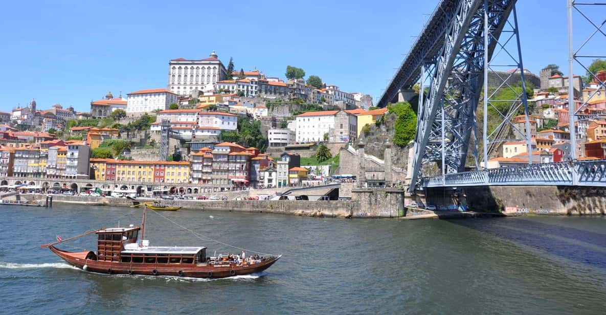 Private Walking Tour, highlights and secrets of Porto - São Bento Station: a quick visit that pays off later